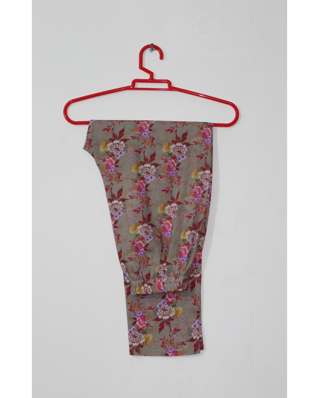 Bana Dora Dull Brown Floral Stitched 2-Piece All-Over Printed Lawn Suit - Image 5