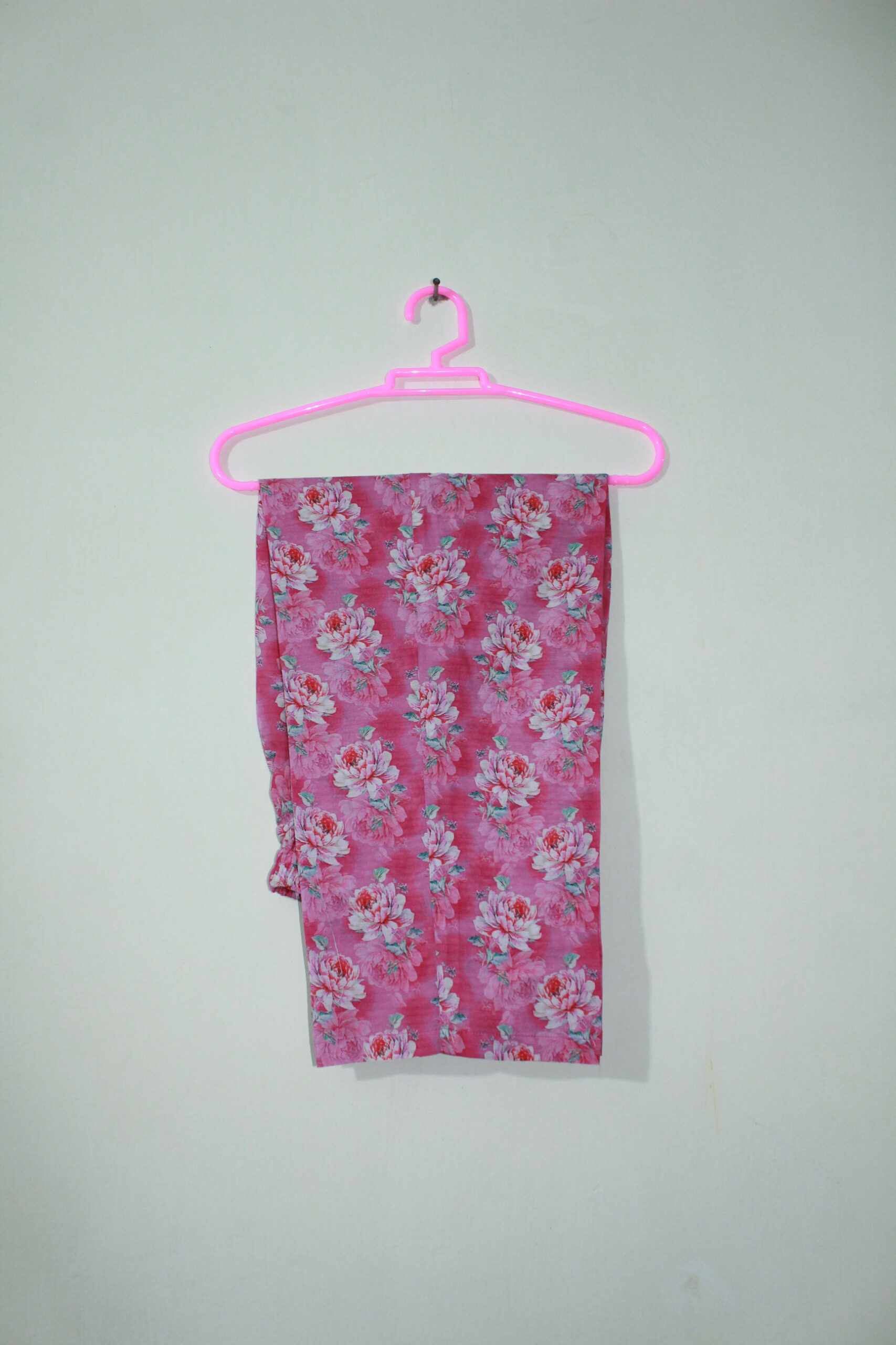 Bana Dora Vibrant Pink Floral Stitched 2-Piece All-Over Printed Lawn Suit - Image 4