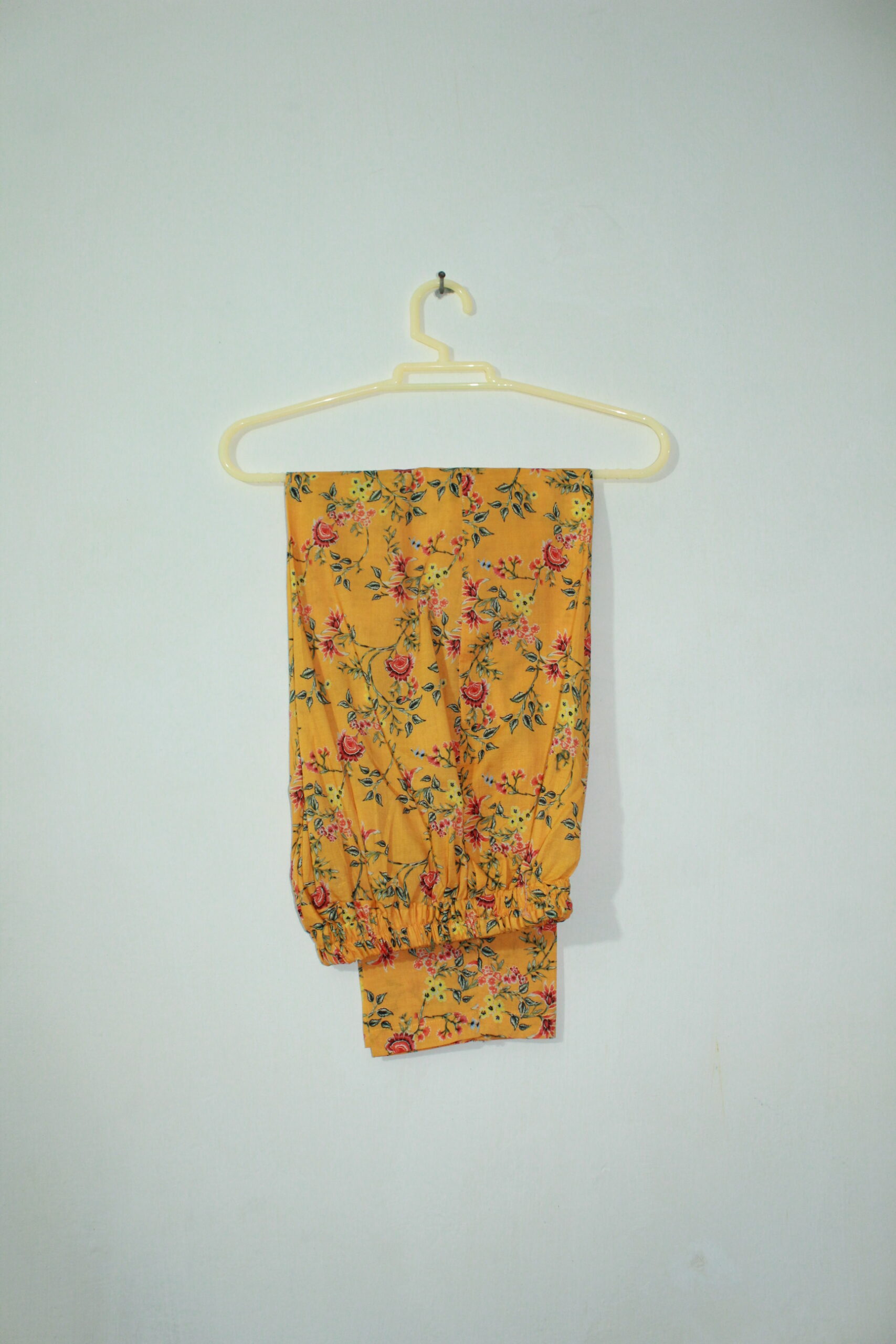 Bana Dora Yellow Floral Stitched 2-Piece All-Over Printed Lawn Suit - Image 6